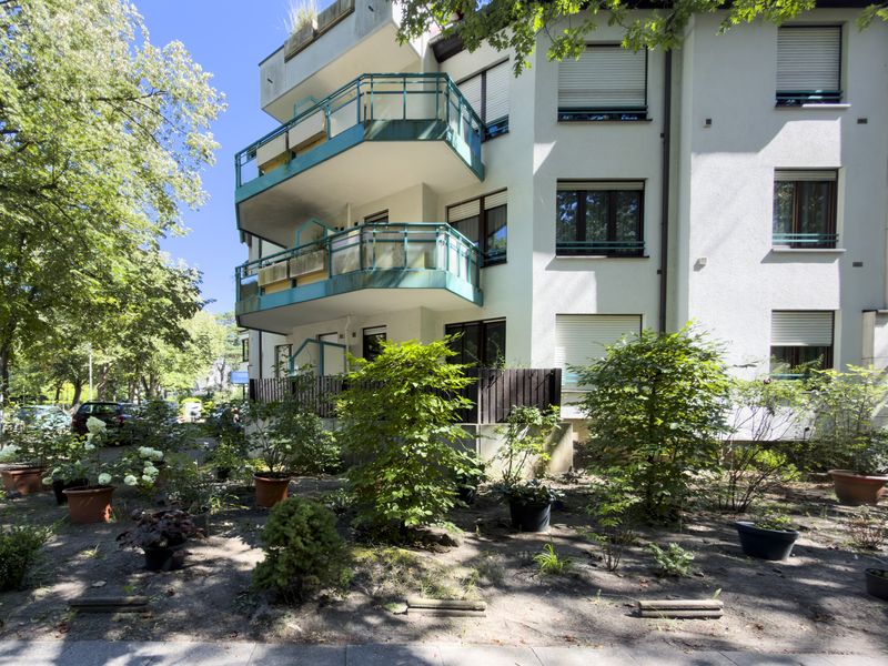 Wohnen, wo andere Urlaub machen – 2-Zimmer-Wohnung mit Balkon und Seezugang
